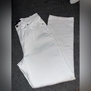 Gloria Vanderbilt white  jeans